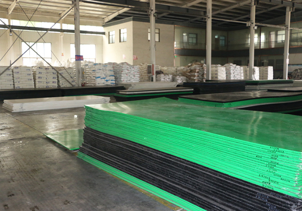 What are the characteristics of UHMWPE sheet?