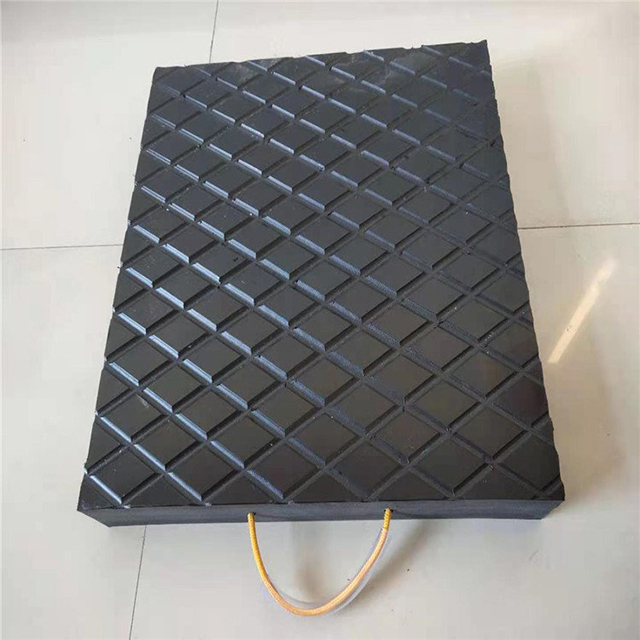 UHMWPE Crane Pads Stabilize Heavy Equipment