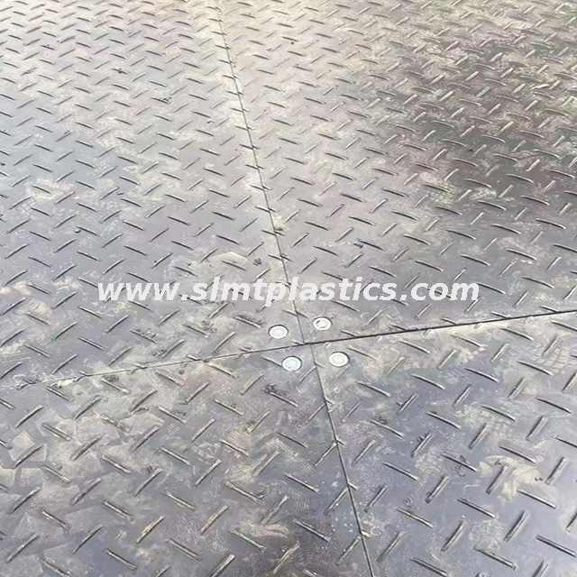 China HDPE Material Temporary Road Matting Ground Mats