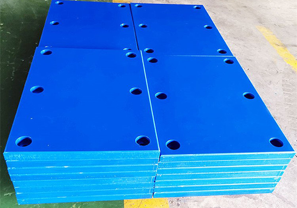 The difference between different polyethylene marine fender pads