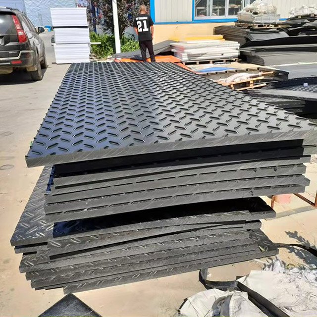 4 X 8feet 20mm Thick Color Black HDPE Ground Protection Mats
